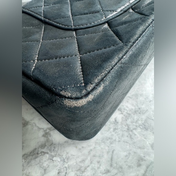 CHANEL Classic Medium Double Flap/Gold Hardware - Picture 9 of 13